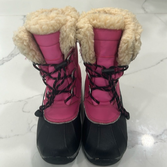BearPawYouth Fur Baby Lace Up Oink And Black Waterproof Winter Snow‎ Boots. S 1 - Picture 1 of 8